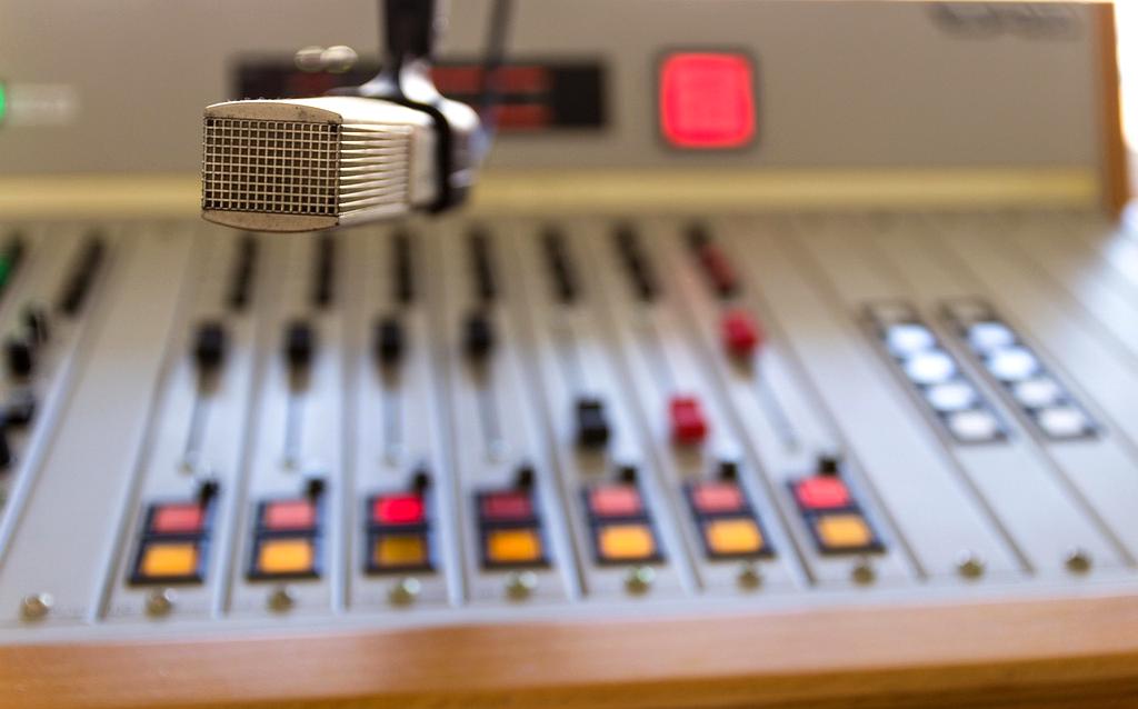 Healthcare professionals using AI voice technology for telemedicine and patient consultations
