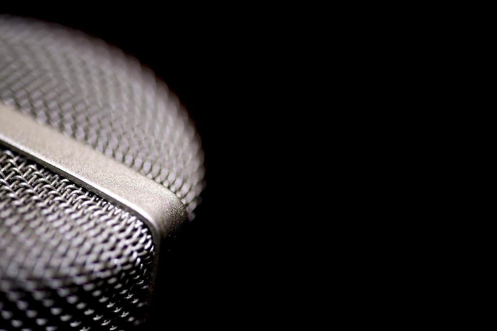 Deep neural network architecture visualization for voice processing